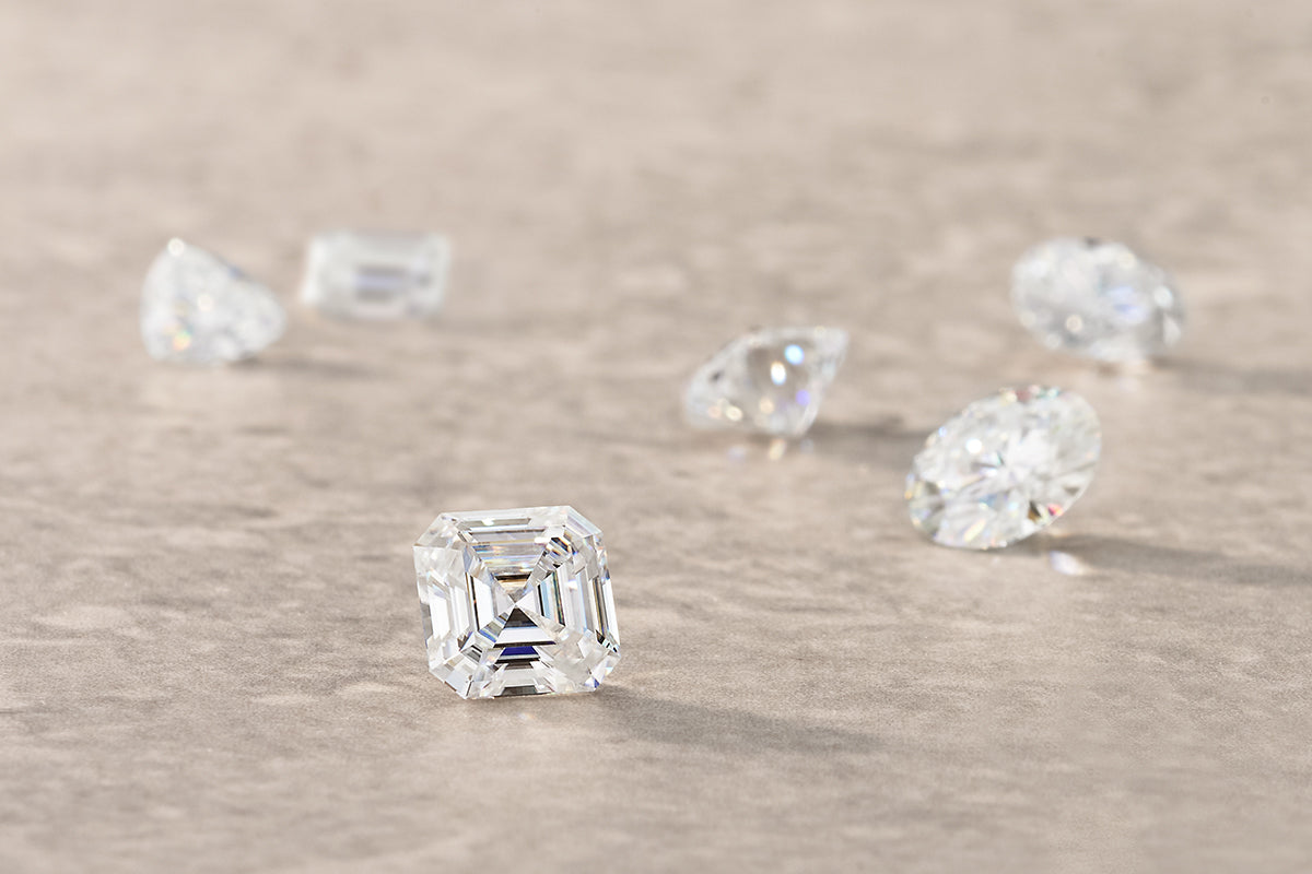 Diamonds vs Moissanite: Why People Are Choosing Moissanite