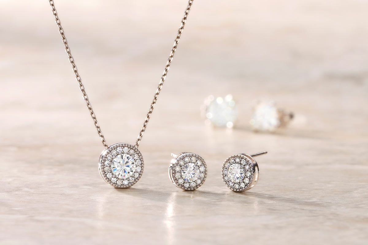 Four Great Moissanite Jewelry Gift Ideas for The Holidays